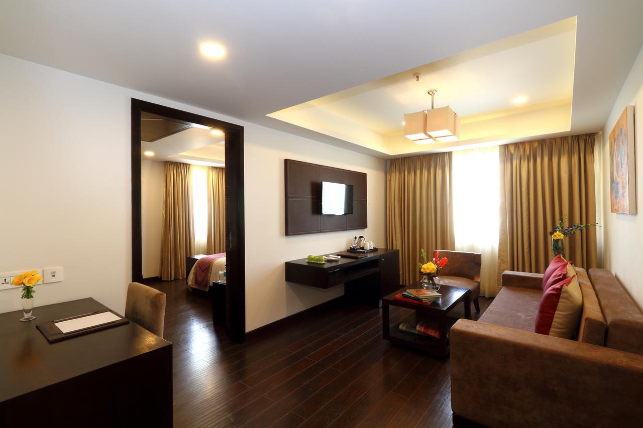 Ameya Suites Нью-Дели Экстерьер фото