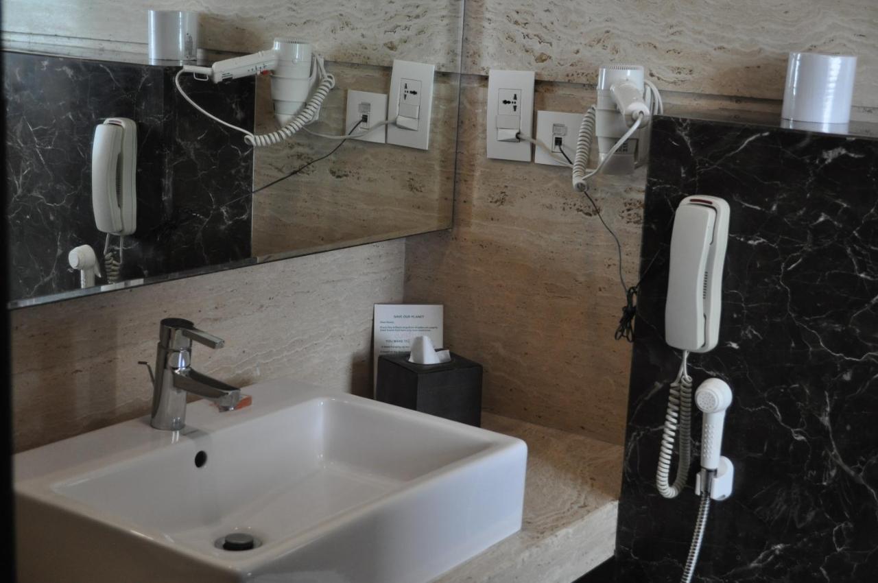 Ameya Suites Нью-Дели Экстерьер фото